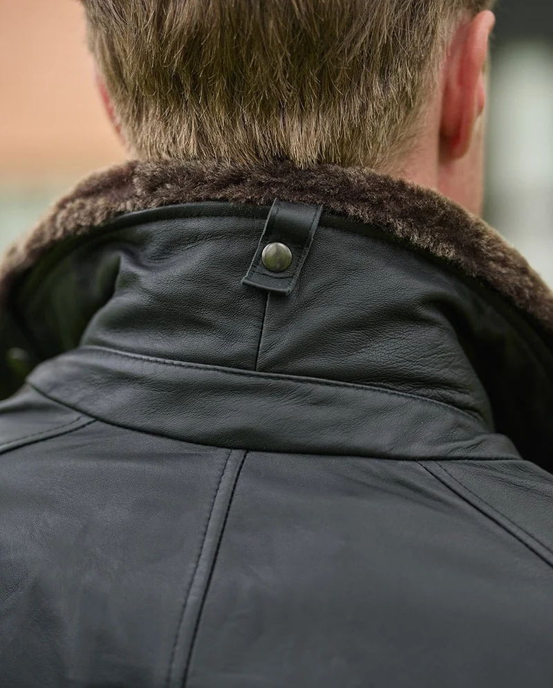 Fliegerblouson "Jamy" in schwarz aus feinstem Lammnappa mit echtem Lammfellkragen