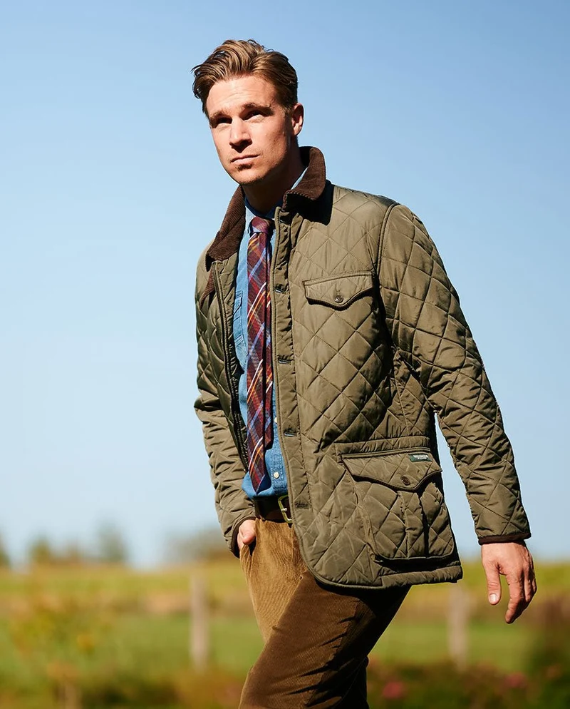 Herren Steppjacke "Boston" in oliv mit Harris Tweed Applikationen