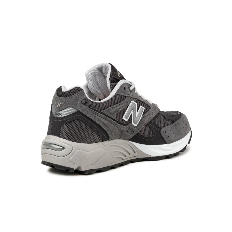 New Balance 880R