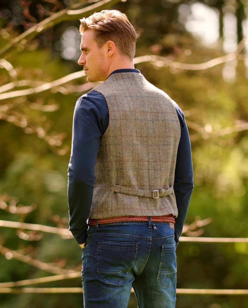 Harris Tweed Weste "Wales" in Walnut Check