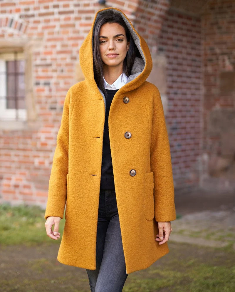 Walkmantel "Sally" mit Kapuze in curry