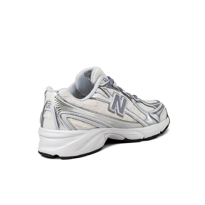 New Balance 740