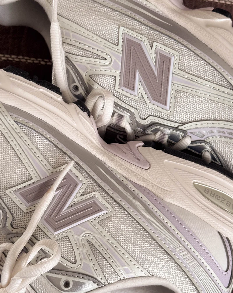 New Balance 740