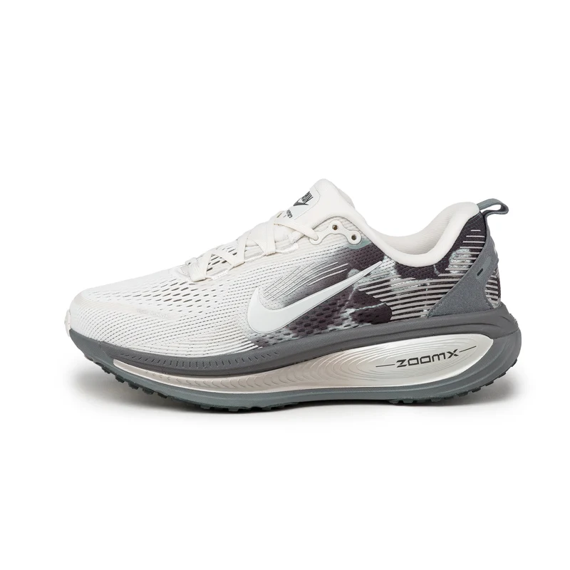 Nike Wmns Vomero 18 SE