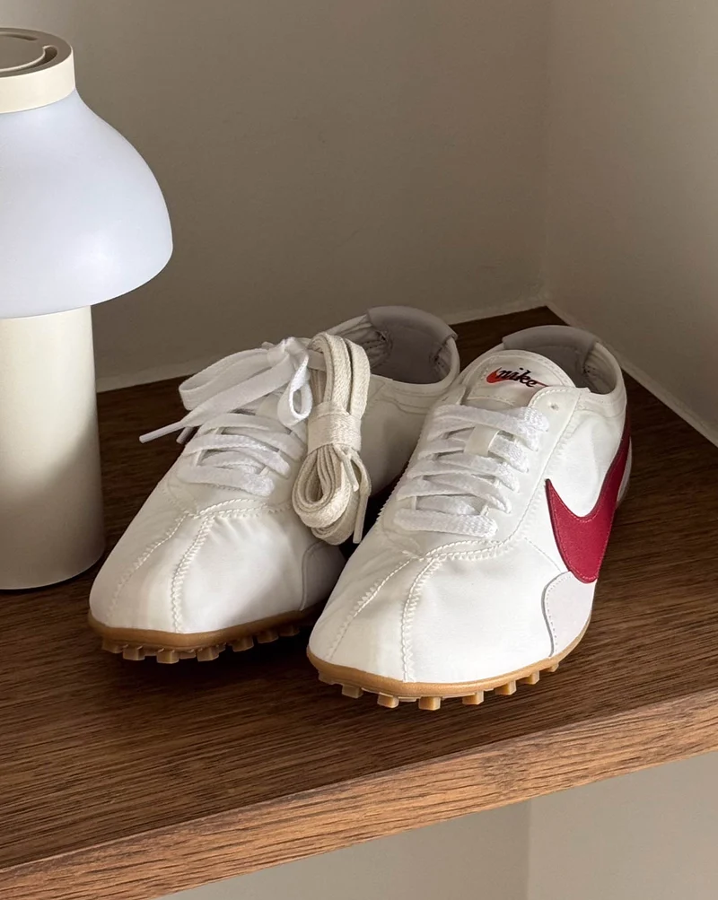 Nike Wmns Moon Shoe OG SP
