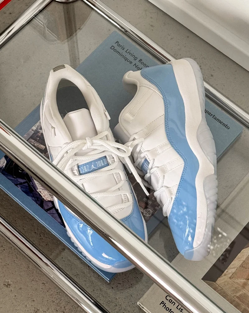 Nike Air Jordan 11 Retro Low *University Blue*