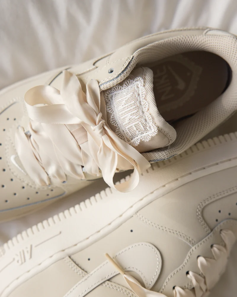 Nike Wmns Air Force 1 Retro Premium