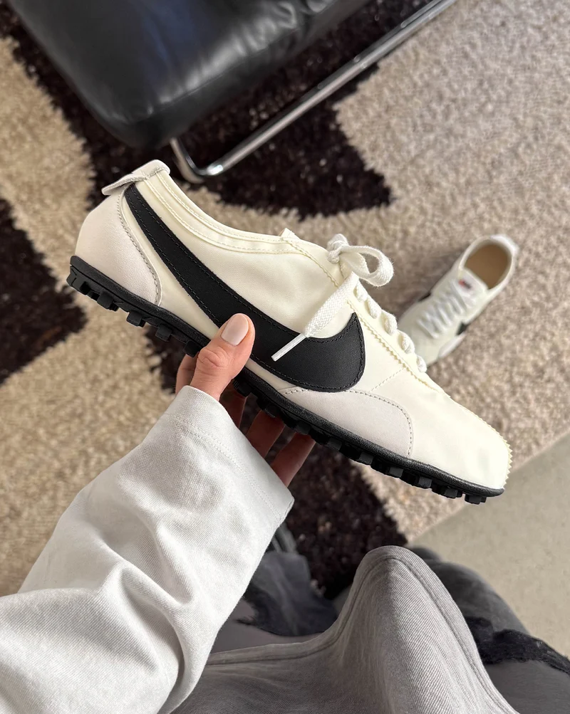 Nike Wmns Moon Shoe OG SP