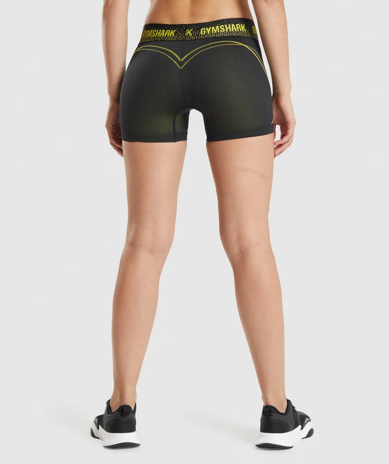 Gymshark Apex Seamless Low Rise Shorts - Black/Yellow