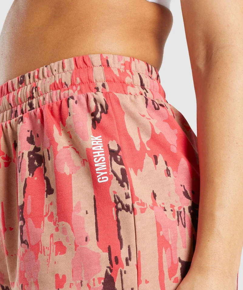 Gymshark Graphic Camo Shorts - Red Camo