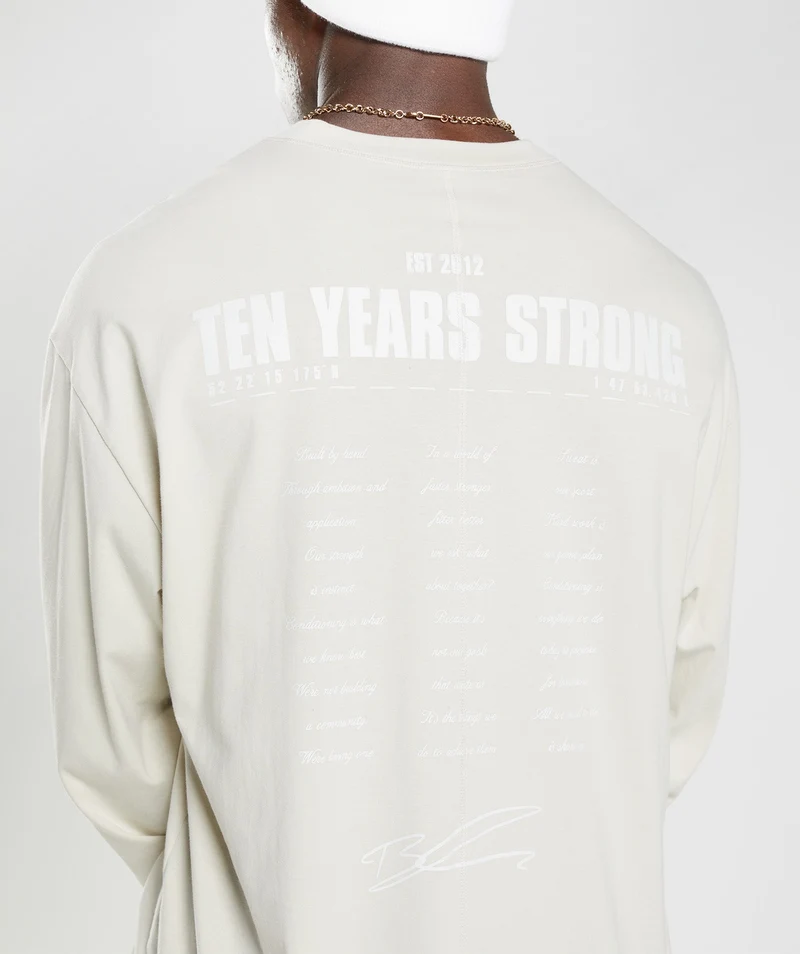 Gymshark GS10 Year Oversized Long Sleeve T-Shirt - Chalky Grey